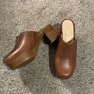 Intentionally Blank Size 39 shoes or US 8